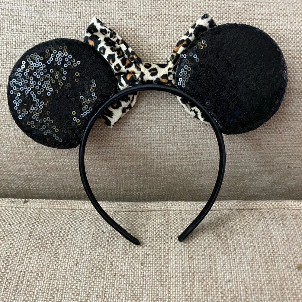 Disney animal print Minnie Mouse ears with bow